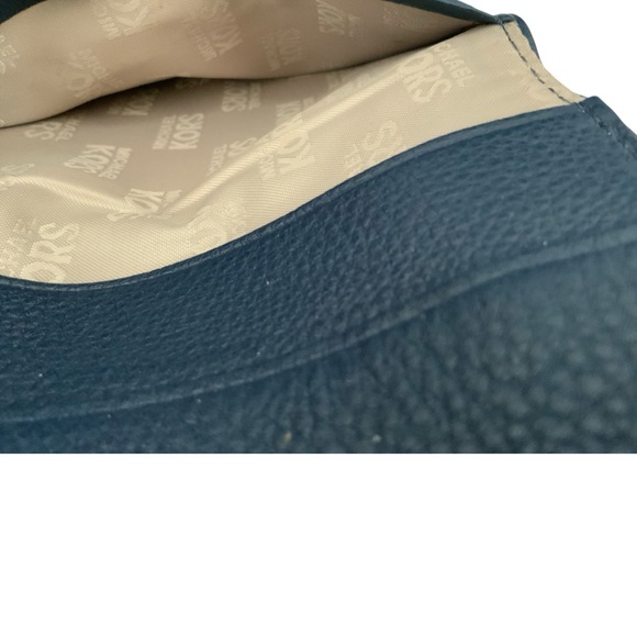 MICHAEL Michael Kors Jet Set Travel Passport Case - Picture 8 of 9